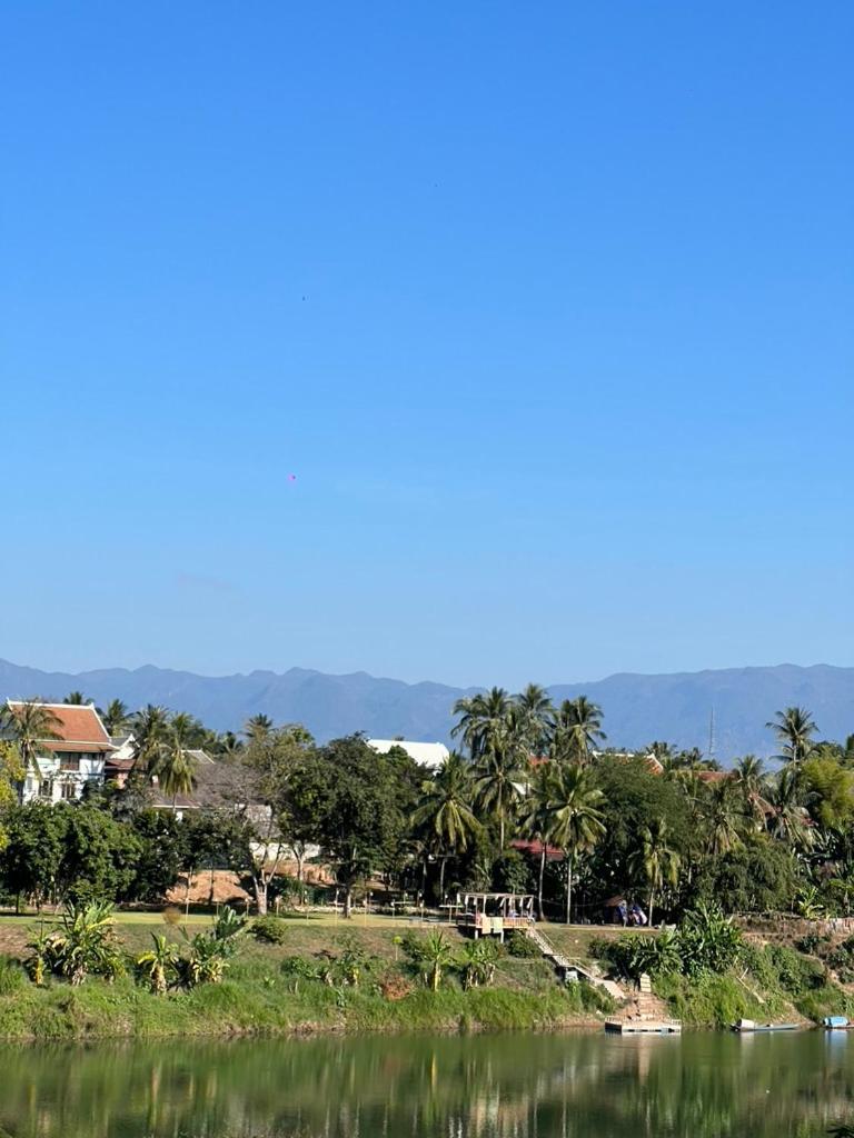 Namkhan Riverside Hotel Luang Prabang Bagian luar foto