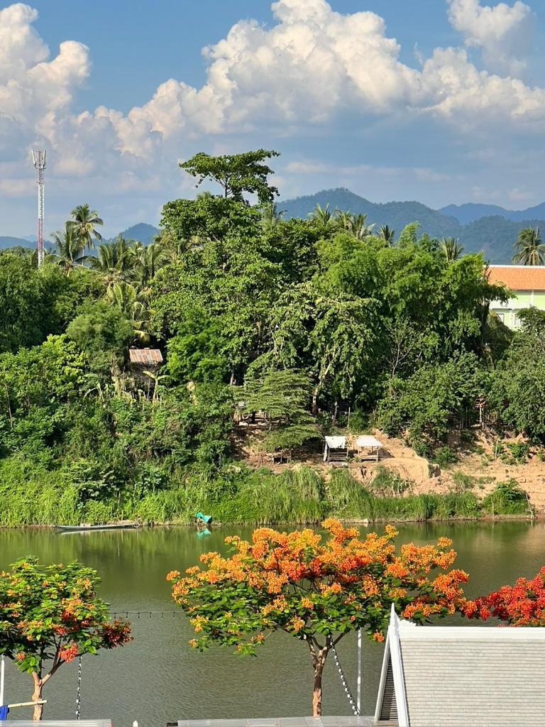 Namkhan Riverside Hotel Luang Prabang Bagian luar foto